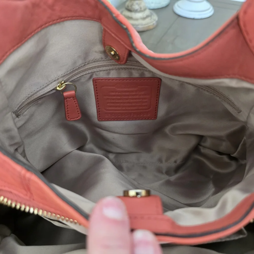 Coach Ashley Leather Hobo Bag Tea Rose/Coral + NWT Coach 100% Silk Twilly - Picture 11 of 16
